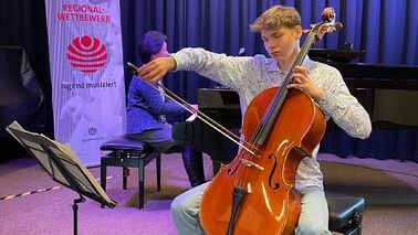 Cellospieler beim Regionalwettbewerb Jugend musiziert