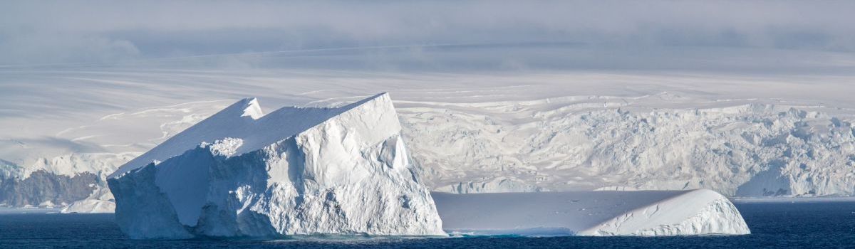 Eisberge in der Arktis.