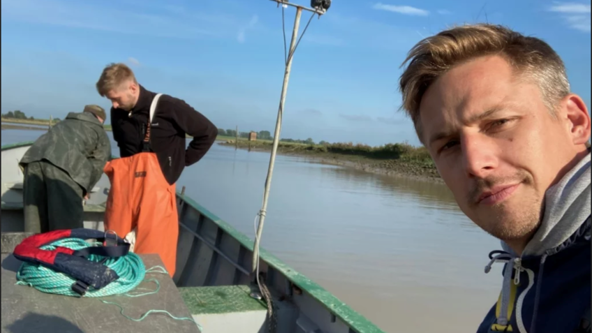 2 Männer auf einem Boot