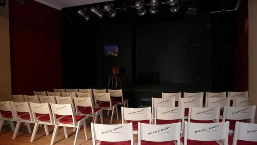 Die Bühne und der Zuschauerraum im piccolo teatro.