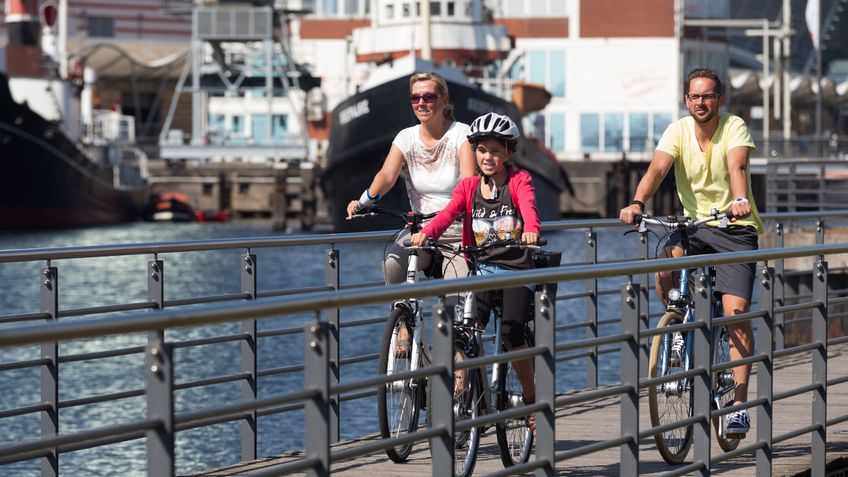 Radfahrer am Alten Hafen