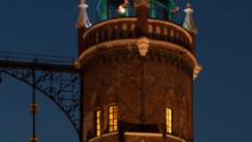 Der Simon-Loschen-Leuchtturm bei Nacht