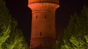 Der Wasserturm am Neumarkt bei Nacht 