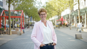 Innenstadtkoordinatorin Claudia Bitti hofft, dass sich möglichst viele Menschen an der zukünftigen Gestaltung der Bremerhavener Innenstadt beteiligen. 