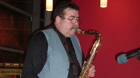 Herr Piontek am Saxophon