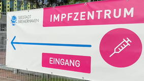 Eingangsschild für da Impfzentrum Bremerhaven