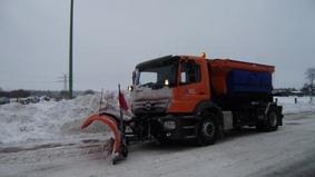 Winterdienstfahrzeug im Einsatz