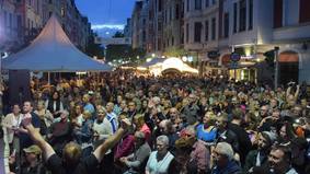 Immer richtig was los: Ein Blick auf das Straßenfest in der "Alten Bürger"