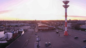 Sonnenaufgang über dem Schaufenster Fischereihafen in Bremerhaven