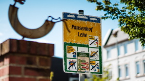 Schild "Leher Pausenhof"
