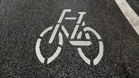 Fahrradsymbol auf der Fahrbahn