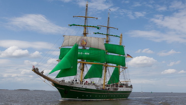 Die "Alexander von Humboldt II" auf der Weser