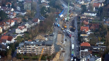 Januar 2016: Östlich der Kreuzung Jägerhof schlängelt sich der Verkehr durch die Baustelle des Hafentunnels. 