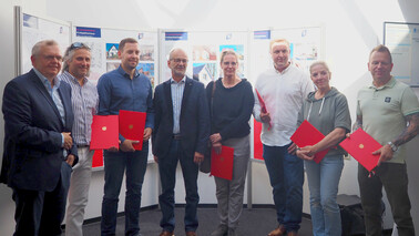 Die Preisträgerinnen und Preisträger des dritten Bremerhavener Sanierungspreises ALTwieNEU wurden durch Bürgermeister Torsten Neuhoff und Baustadtrat Bernd Schomaker ausgezeichnet