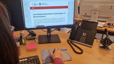Bürgerinnen und Bürger können in Bremerhaven jetzt online einen Antrag stellen, wenn sie eine Grundstücksüberfahrt benötigen 