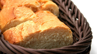 Geschnittenes Brot in einem Korb