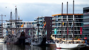drei Segelschiff an der Kaje in Bremerhaven