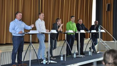 v.l.: Uwe Schmidt (SPD), Prof.Dr. Hauke Hilz (FDP) , Nelson Janßen (Die Linke), Maurice Müller (B90-Grüne), Thorsten Neuhoff (CDU) , Frank Magnitz  (AfD)