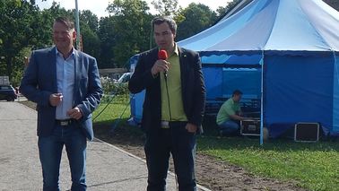 Stadtrat Maurice Müller und Jörn Straka (Gewoba) halten Eröffnungsreden