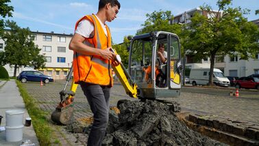 Ende August fanden auf dem Parkplatz an der Prager Straße die Baugrunduntersuchungen statt. Jetzt können sich auch die Bürgerinnen und Bürger an der Umgestaltung des Geländes beteiligen. 