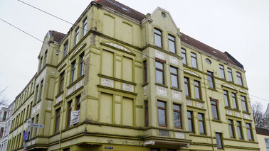 Bei einem Rundgang durch das Quartier erklärten Stadt und Stäwog gemeinsam, wie das Goethequartier mit seinen historischen Gründerzeithäusern aufgewertet werden soll