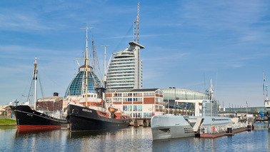 drei historische Museumsschiffe in Bremerhaven