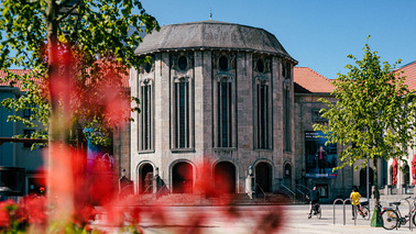 Das Stadttheater am Theodor-Heuss-Platz in Bremerhaven.