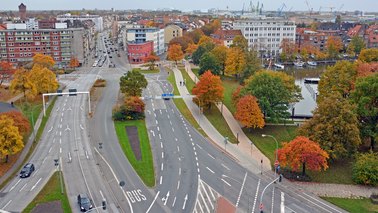 Herbstliches Geestemünde: Blick von oben auf den Elbinger Platz