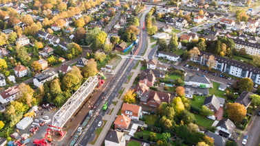 Die Luftbilder vom Transport der Brücke wurden uns durch das Bauunternehmen Echterhoff GmbH & Co. KG, Westerkappeln, zur Verfügung gestellt.