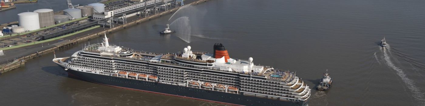A cruise ship during the landing maneuver.